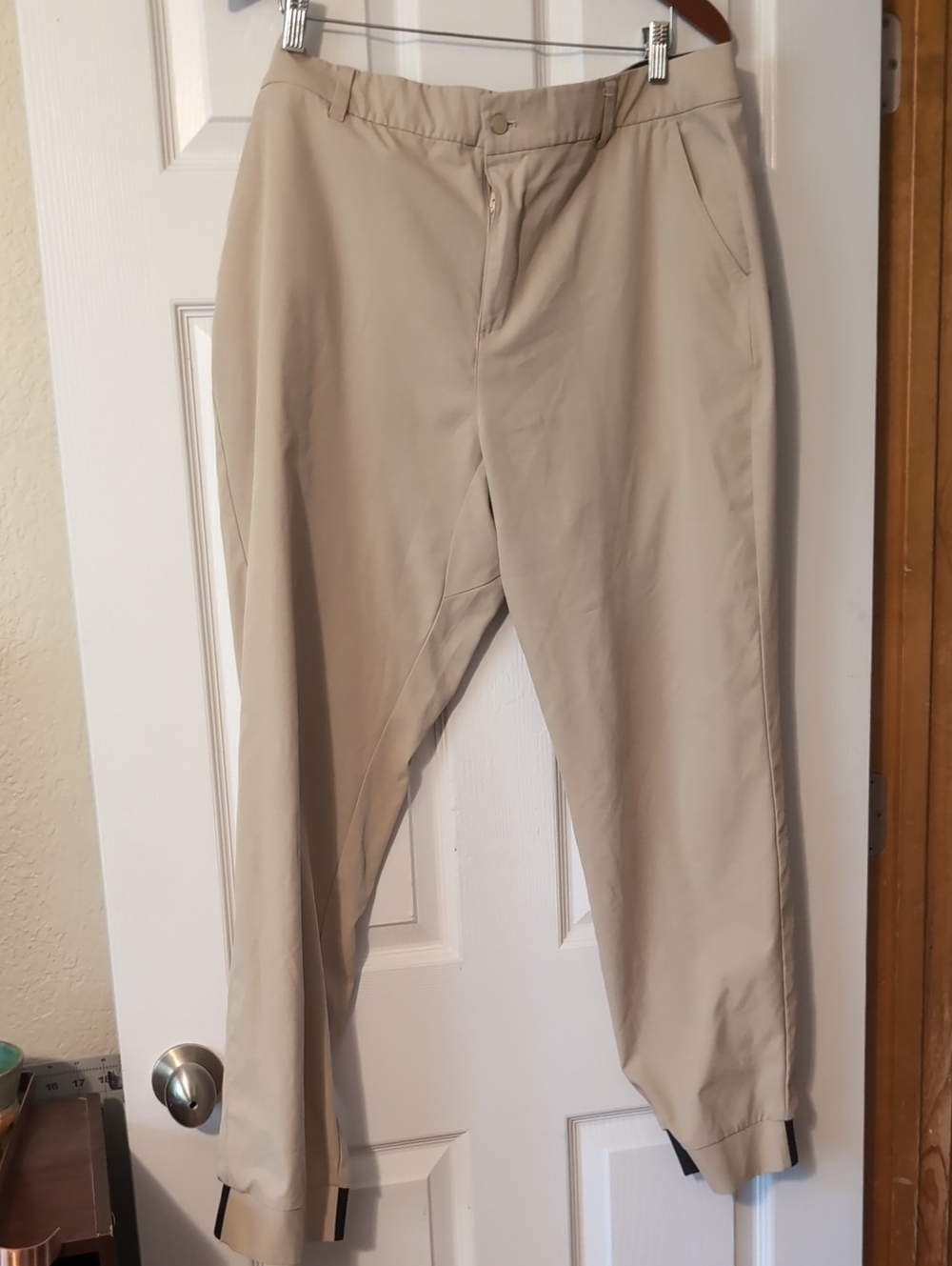 Men's GoodGood 38 Beige Golf Jogger Pants